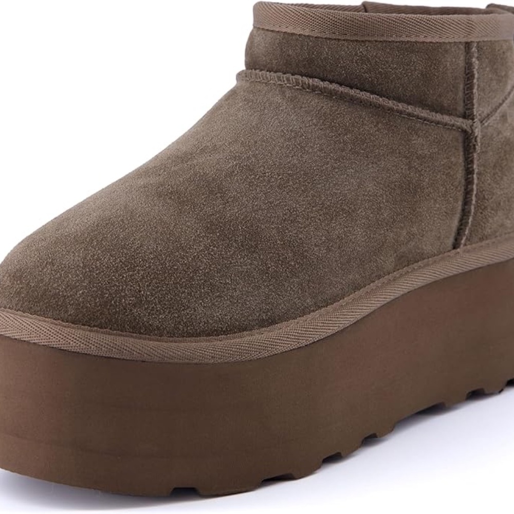 CUSHIONAIRE Hippy Women’s Platform Ankle Boots Genuine Suede in Taupe NEW - Picture 2 of 7